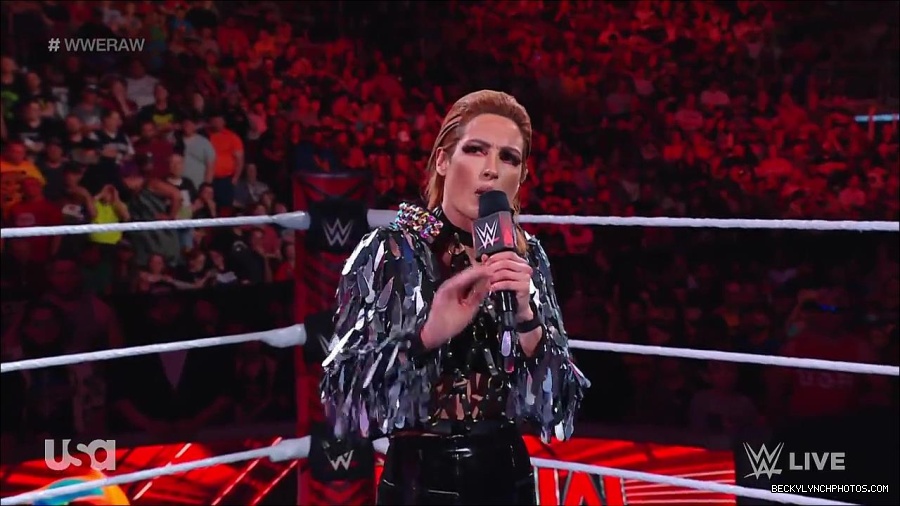 WWE_RAW_30th_May_2022_720p_WEBRip_h264_mp4_000275675.jpg