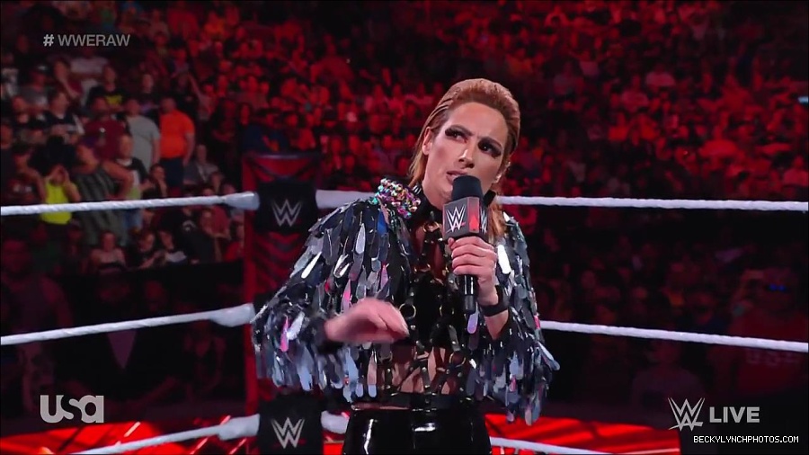 WWE_RAW_30th_May_2022_720p_WEBRip_h264_mp4_000276876.jpg