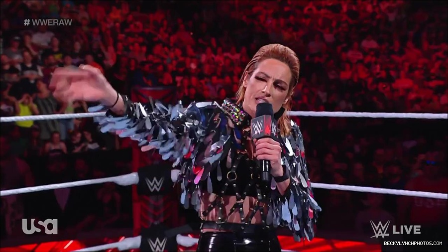 WWE_RAW_30th_May_2022_720p_WEBRip_h264_mp4_000277277.jpg