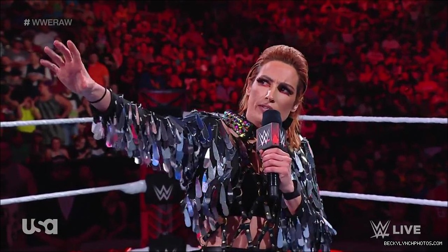 WWE_RAW_30th_May_2022_720p_WEBRip_h264_mp4_000278077.jpg