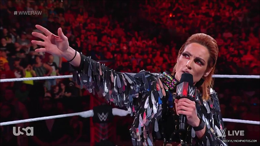 WWE_RAW_30th_May_2022_720p_WEBRip_h264_mp4_000279279.jpg