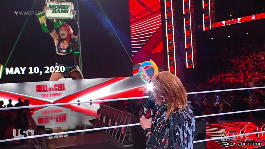 WWE_RAW_30th_May_2022_720p_WEBRip_h264_mp4_000279679.jpg
