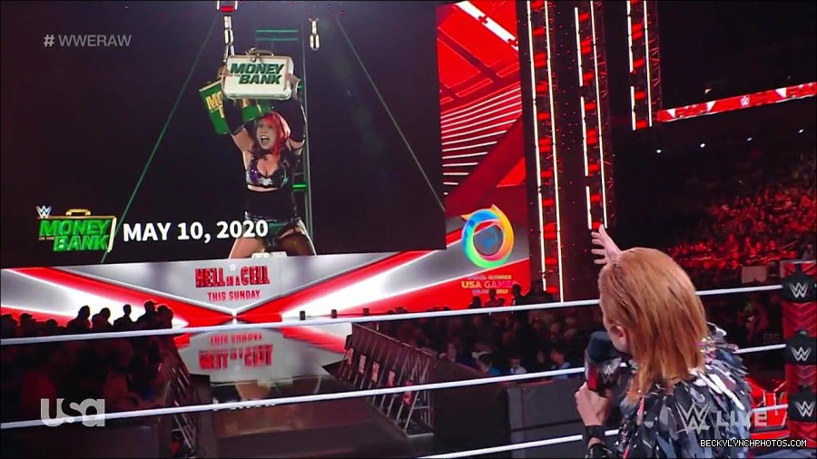 WWE_RAW_30th_May_2022_720p_WEBRip_h264_mp4_000280880.jpg