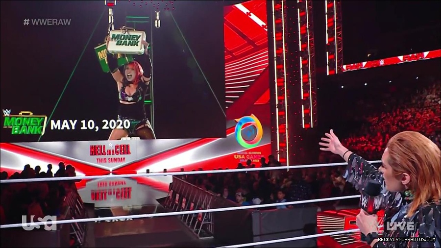 WWE_RAW_30th_May_2022_720p_WEBRip_h264_mp4_000281681.jpg
