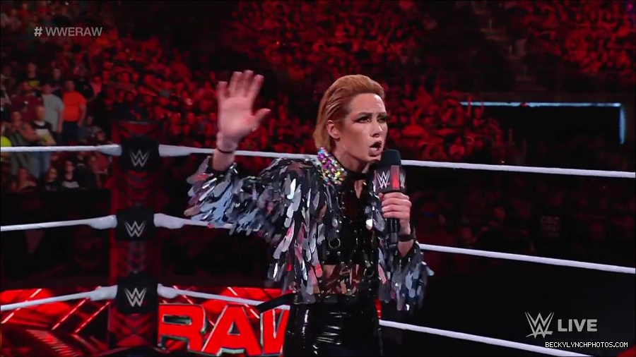 WWE_RAW_30th_May_2022_720p_WEBRip_h264_mp4_000291691.jpg
