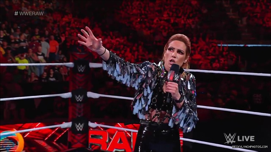WWE_RAW_30th_May_2022_720p_WEBRip_h264_mp4_000292091.jpg