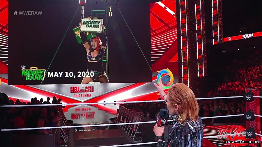 WWE_RAW_30th_May_2022_720p_WEBRip_h264_mp4_000293293.jpg