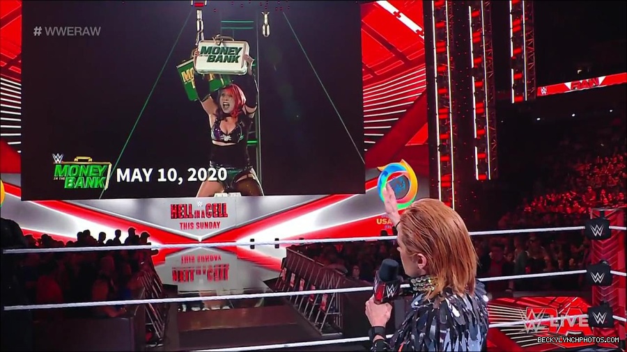 WWE_RAW_30th_May_2022_720p_WEBRip_h264_mp4_000294093.jpg