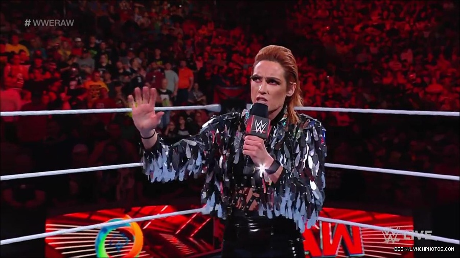 WWE_RAW_30th_May_2022_720p_WEBRip_h264_mp4_000296496.jpg