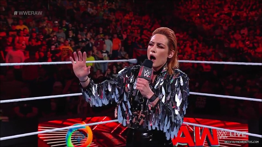 WWE_RAW_30th_May_2022_720p_WEBRip_h264_mp4_000296896.jpg