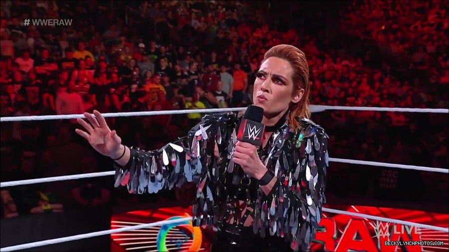 WWE_RAW_30th_May_2022_720p_WEBRip_h264_mp4_000297697.jpg