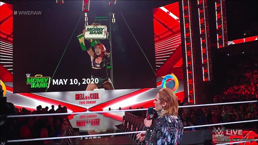 WWE_RAW_30th_May_2022_720p_WEBRip_h264_mp4_000298498.jpg