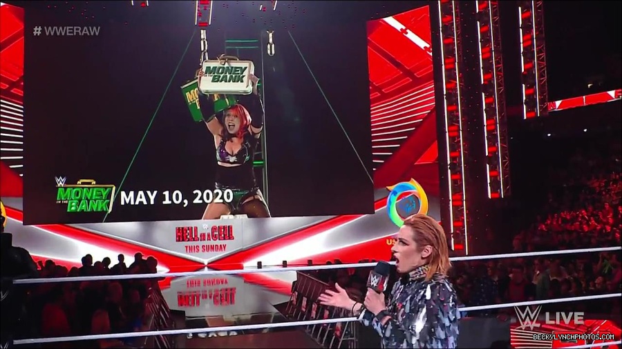 WWE_RAW_30th_May_2022_720p_WEBRip_h264_mp4_000298898.jpg