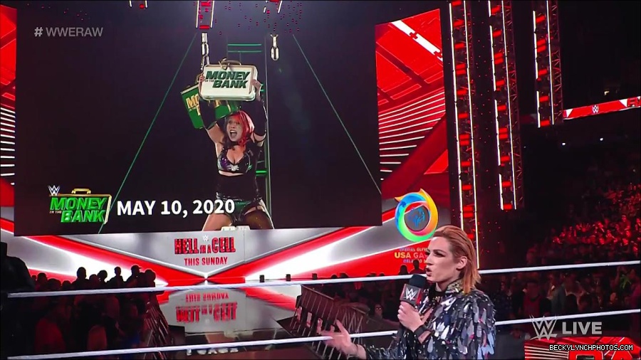 WWE_RAW_30th_May_2022_720p_WEBRip_h264_mp4_000299299.jpg