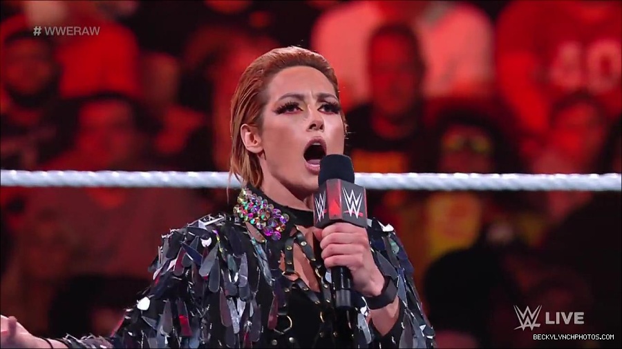 WWE_RAW_30th_May_2022_720p_WEBRip_h264_mp4_000300900.jpg