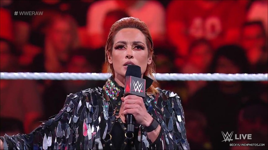 WWE_RAW_30th_May_2022_720p_WEBRip_h264_mp4_000302502.jpg
