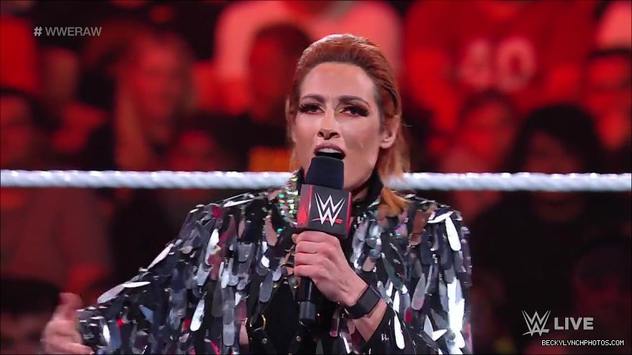 WWE_RAW_30th_May_2022_720p_WEBRip_h264_mp4_000302902.jpg