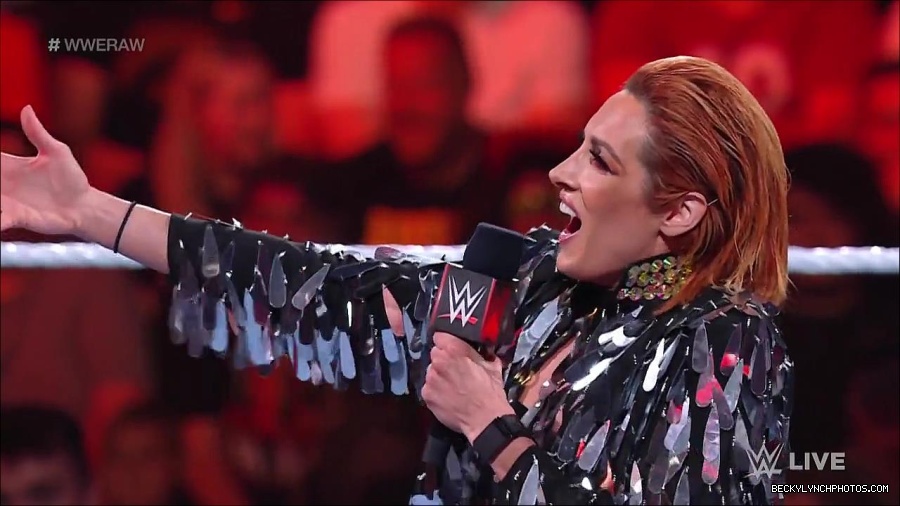 WWE_RAW_30th_May_2022_720p_WEBRip_h264_mp4_000303703.jpg