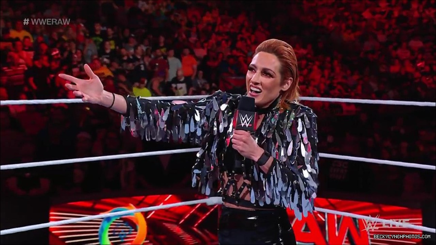 WWE_RAW_30th_May_2022_720p_WEBRip_h264_mp4_000304904.jpg