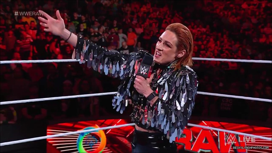 WWE_RAW_30th_May_2022_720p_WEBRip_h264_mp4_000305305.jpg