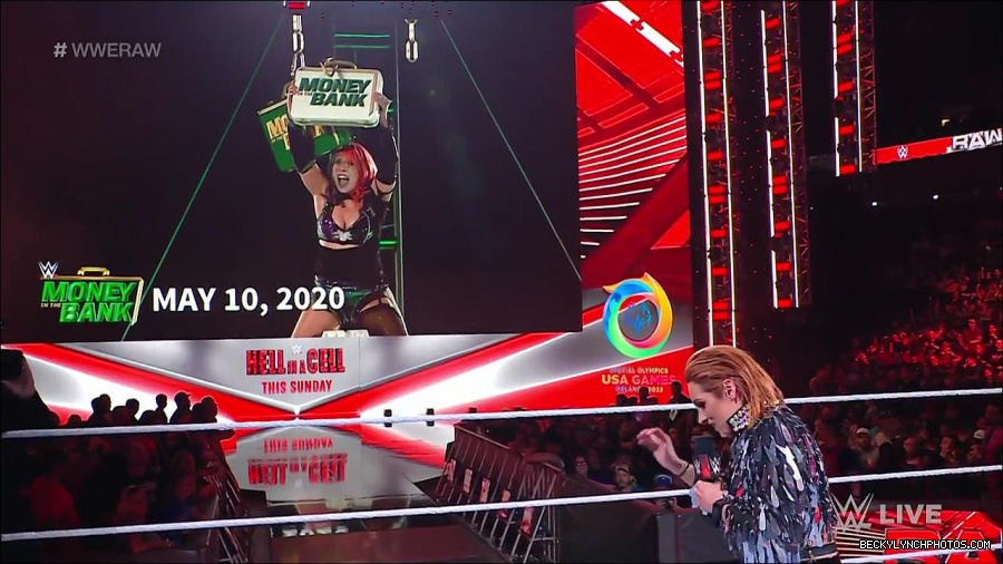 WWE_RAW_30th_May_2022_720p_WEBRip_h264_mp4_000308107.jpg