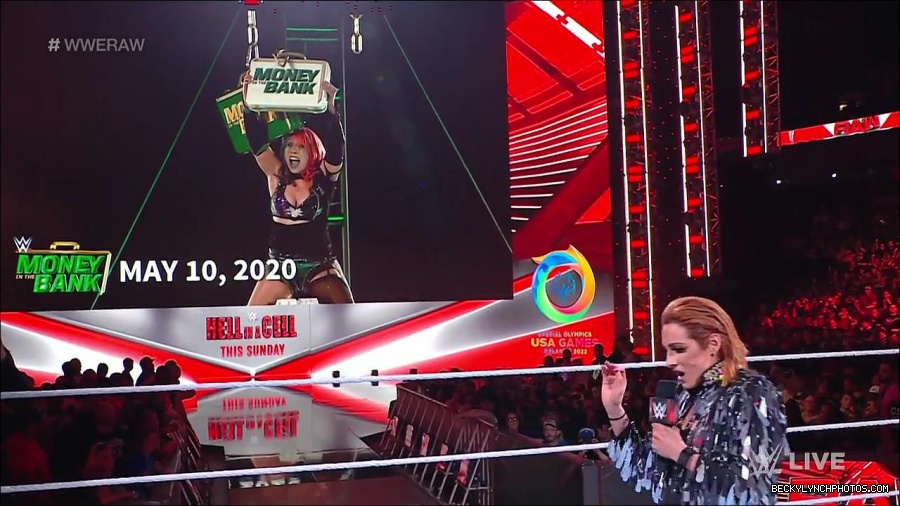 WWE_RAW_30th_May_2022_720p_WEBRip_h264_mp4_000308908.jpg