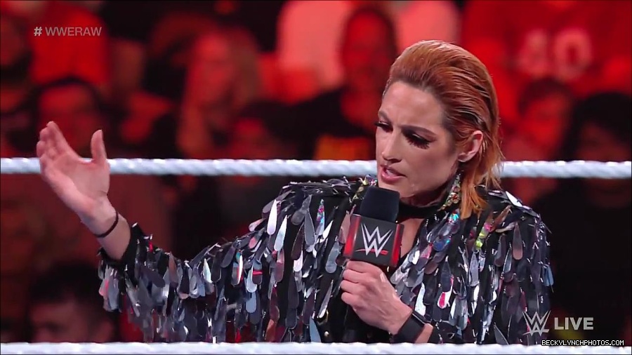 WWE_RAW_30th_May_2022_720p_WEBRip_h264_mp4_000312912.jpg