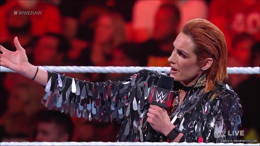 WWE_RAW_30th_May_2022_720p_WEBRip_h264_mp4_000314914.jpg