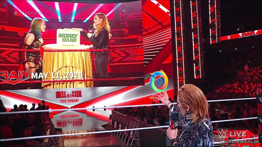 WWE_RAW_30th_May_2022_720p_WEBRip_h264_mp4_000315315.jpg