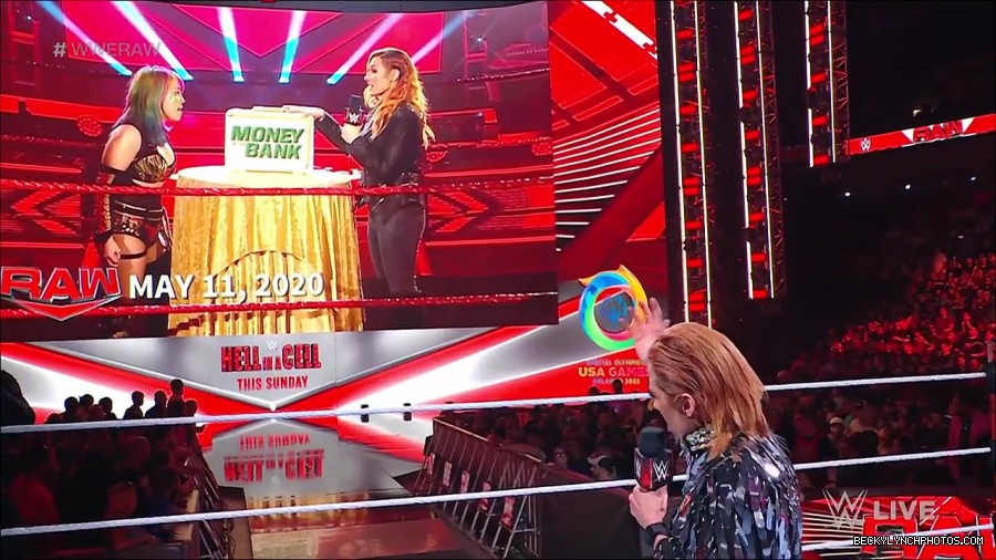 WWE_RAW_30th_May_2022_720p_WEBRip_h264_mp4_000316115.jpg