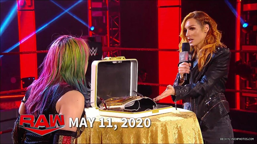 WWE_RAW_30th_May_2022_720p_WEBRip_h264_mp4_000321321.jpg