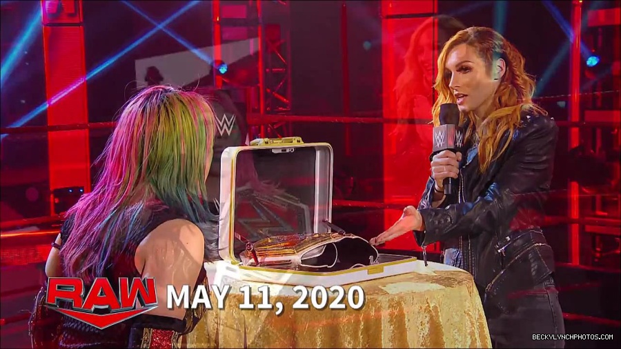 WWE_RAW_30th_May_2022_720p_WEBRip_h264_mp4_000322522.jpg