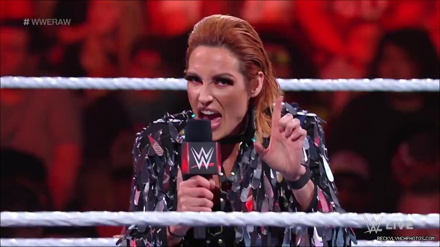 WWE_RAW_30th_May_2022_720p_WEBRip_h264_mp4_000328528.jpg