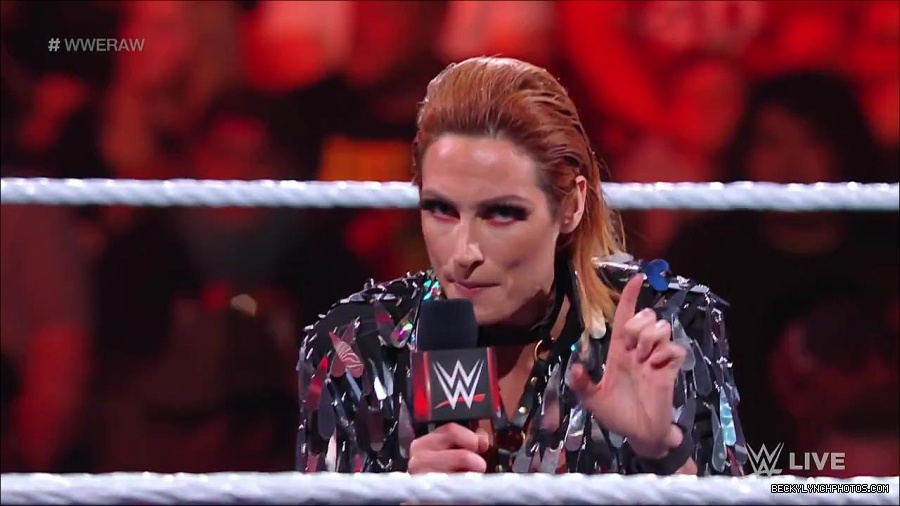 WWE_RAW_30th_May_2022_720p_WEBRip_h264_mp4_000329329.jpg