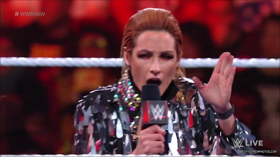 WWE_RAW_30th_May_2022_720p_WEBRip_h264_mp4_000330530.jpg