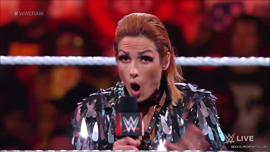 WWE_RAW_30th_May_2022_720p_WEBRip_h264_mp4_000330930.jpg