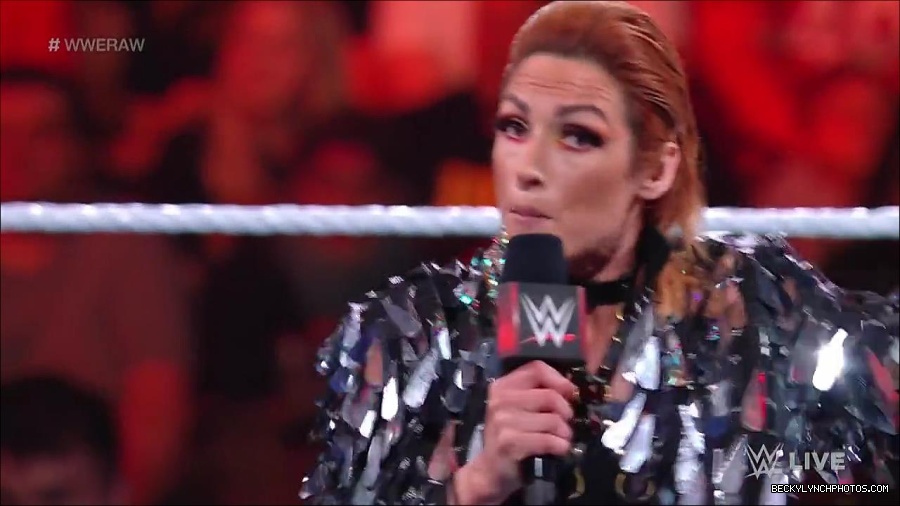 WWE_RAW_30th_May_2022_720p_WEBRip_h264_mp4_000332131.jpg