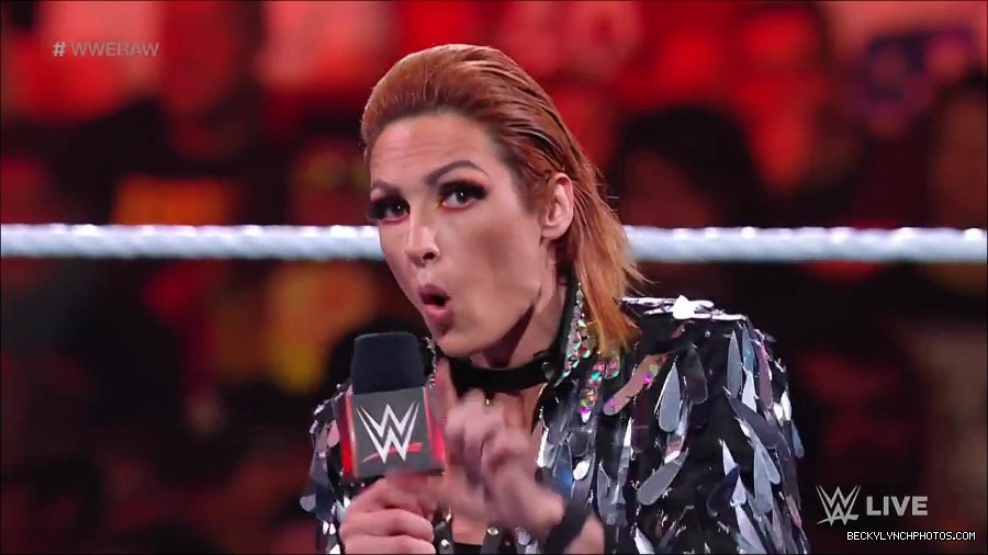 WWE_RAW_30th_May_2022_720p_WEBRip_h264_mp4_000332932.jpg