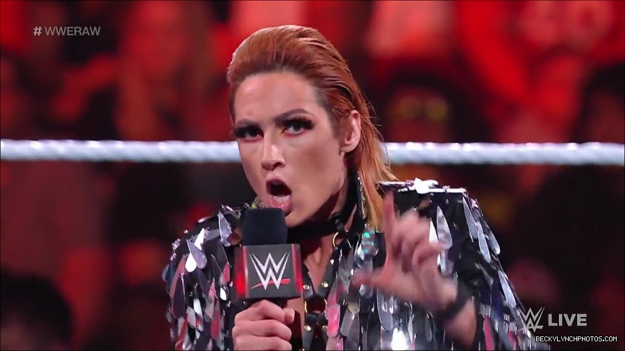 WWE_RAW_30th_May_2022_720p_WEBRip_h264_mp4_000334133.jpg
