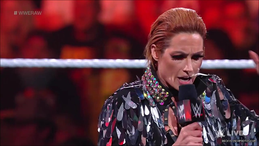 WWE_RAW_30th_May_2022_720p_WEBRip_h264_mp4_000335335.jpg