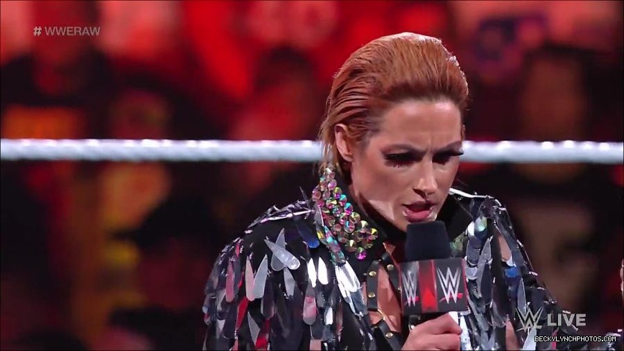 WWE_RAW_30th_May_2022_720p_WEBRip_h264_mp4_000335735.jpg