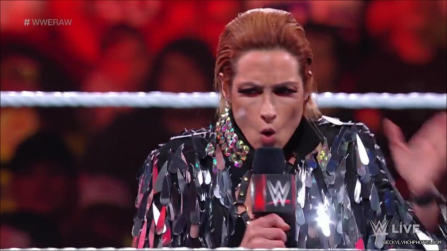 WWE_RAW_30th_May_2022_720p_WEBRip_h264_mp4_000336135.jpg