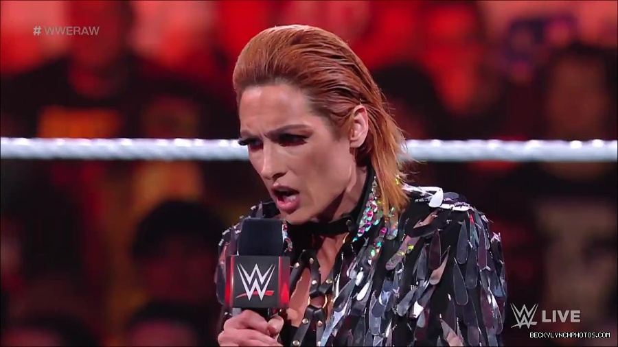 WWE_RAW_30th_May_2022_720p_WEBRip_h264_mp4_000337337.jpg