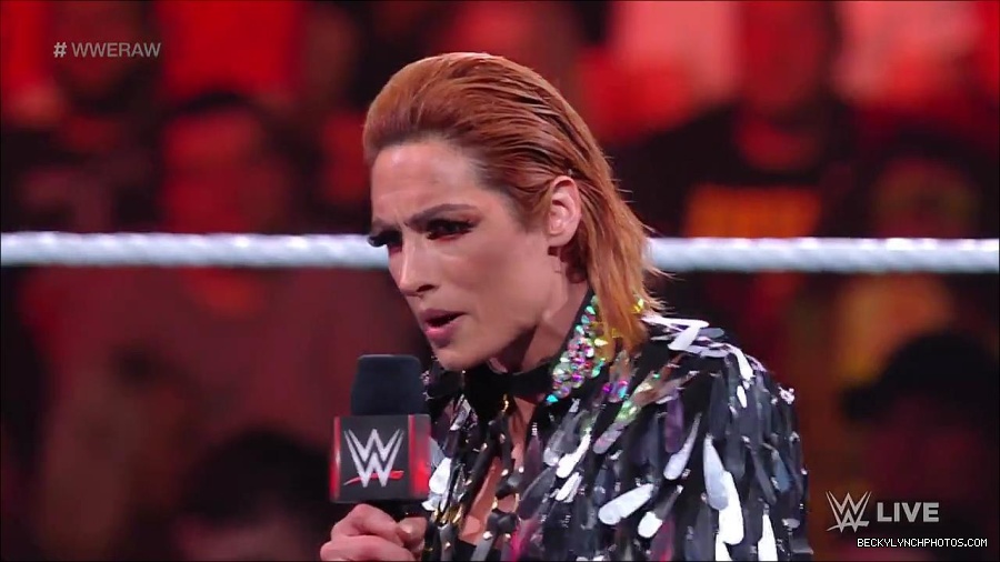 WWE_RAW_30th_May_2022_720p_WEBRip_h264_mp4_000338538.jpg