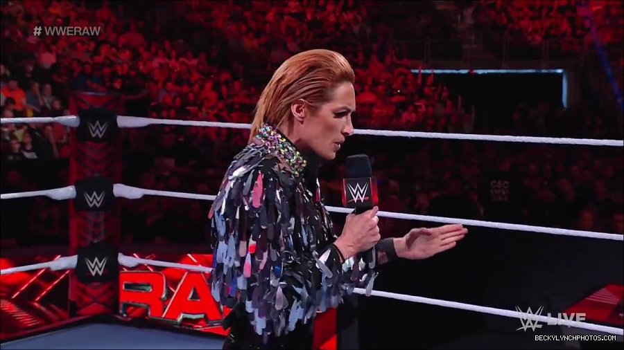 WWE_RAW_30th_May_2022_720p_WEBRip_h264_mp4_000339739.jpg