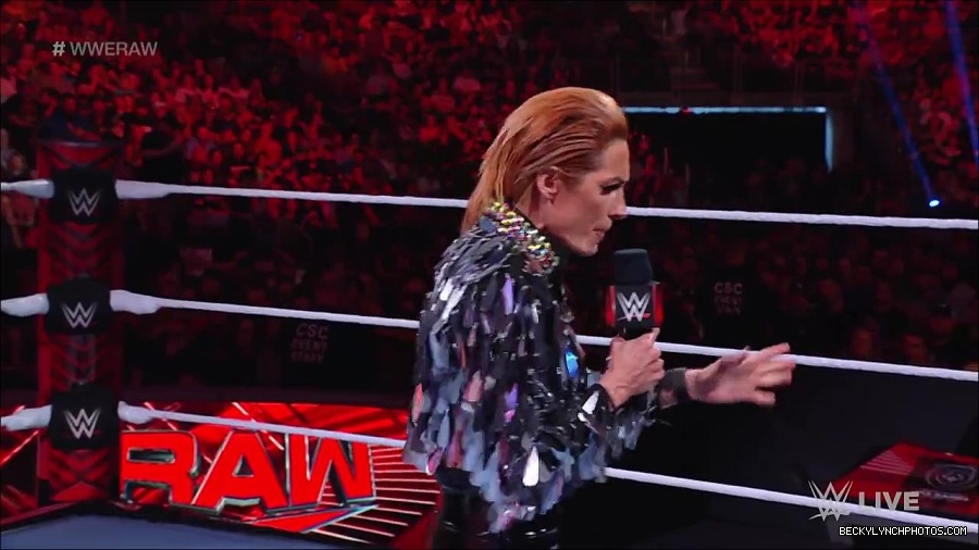 WWE_RAW_30th_May_2022_720p_WEBRip_h264_mp4_000340540.jpg