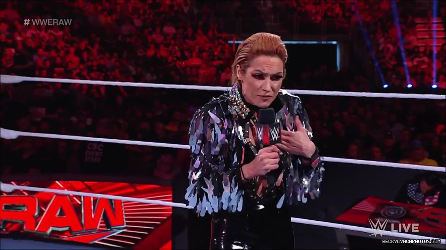 WWE_RAW_30th_May_2022_720p_WEBRip_h264_mp4_000341341.jpg