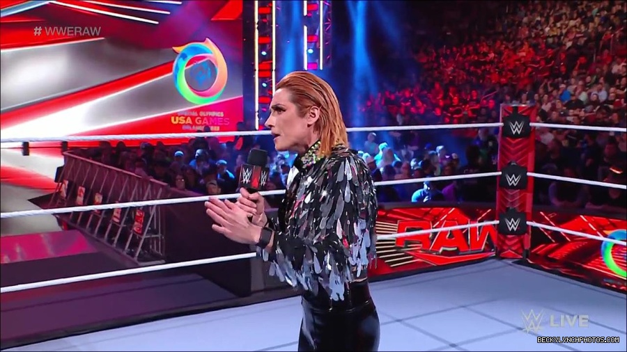 WWE_RAW_30th_May_2022_720p_WEBRip_h264_mp4_000343743.jpg