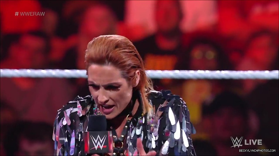 WWE_RAW_30th_May_2022_720p_WEBRip_h264_mp4_000344944.jpg