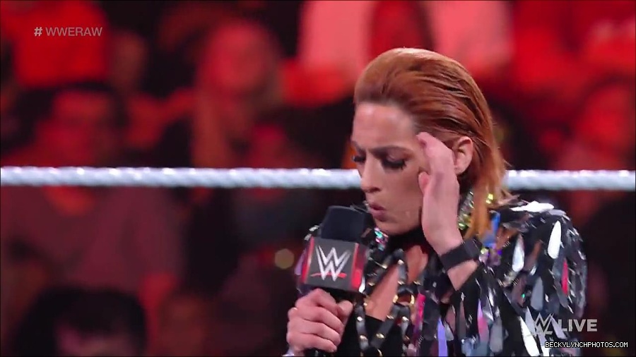 WWE_RAW_30th_May_2022_720p_WEBRip_h264_mp4_000345745.jpg